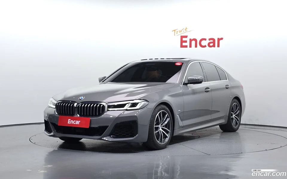 BMW 5 Series 520i M 2022 — фото 1, купить с доставкой в Москву