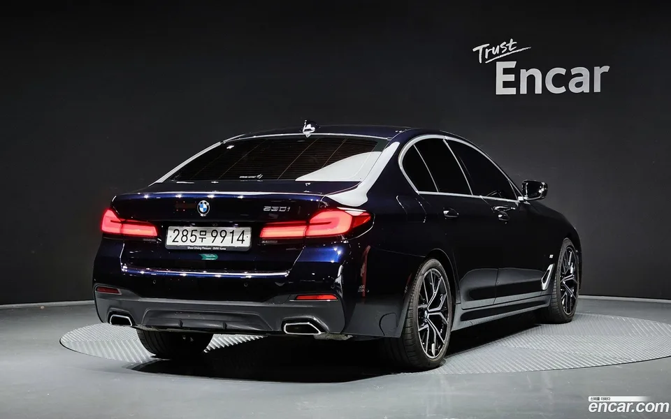 BMW 5 Series 530i M 2023 — миниатюра 2