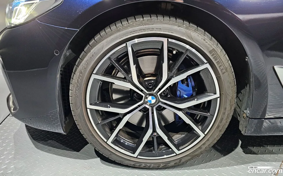 BMW 5 Series 530i M 2023 — миниатюра 5