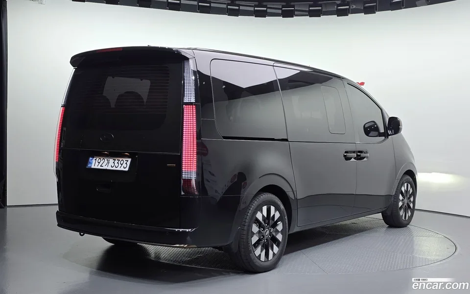 Hyundai Staria 4WD 9 2025 — миниатюра 2