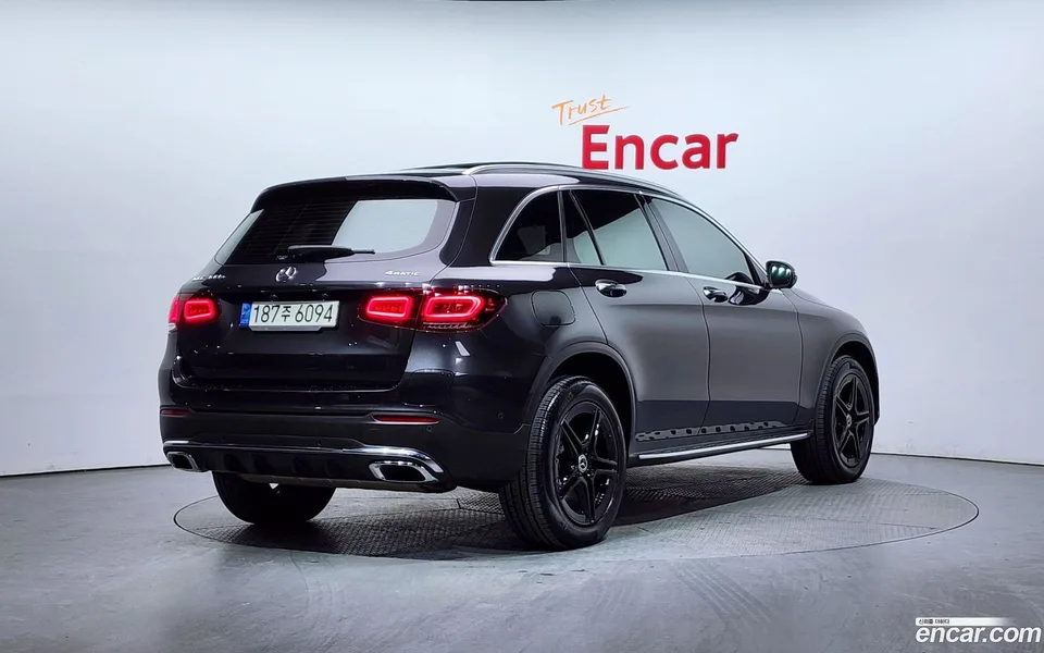 Mercedes-Benz GLC-Class GLC300e 4MATIC 2022 — миниатюра 2