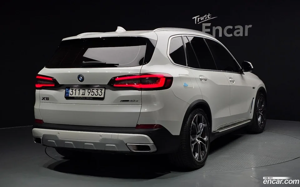 BMW X5 xDrive 45e xLine 2022 — миниатюра 2