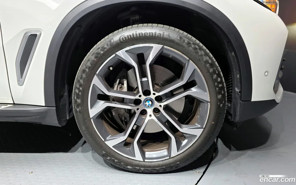 BMW X5 xDrive 45e xLine 2022 — миниатюра 5