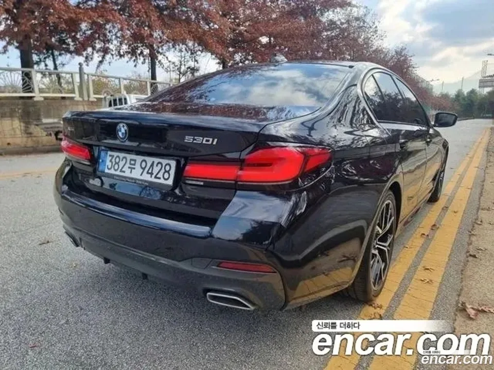 BMW 5 Series 530i xDrive M 2023 — миниатюра 2