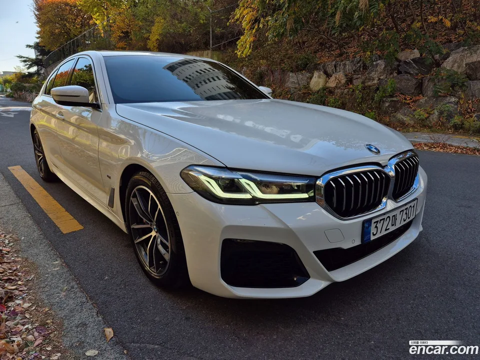 BMW 5 Series 520i M 2022 — миниатюра 3