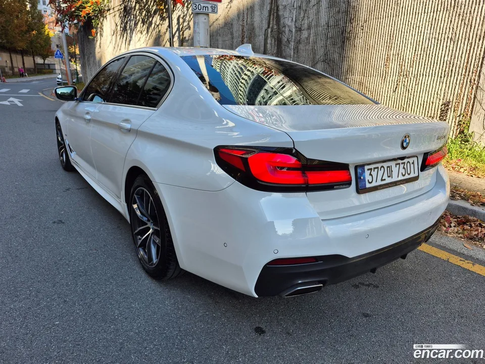 BMW 5 Series 520i M 2022 — миниатюра 5