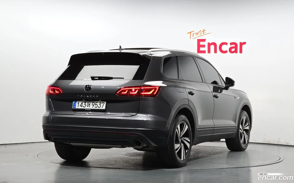 Volkswagen Touareg 3.0 TDI 2023 — миниатюра 2