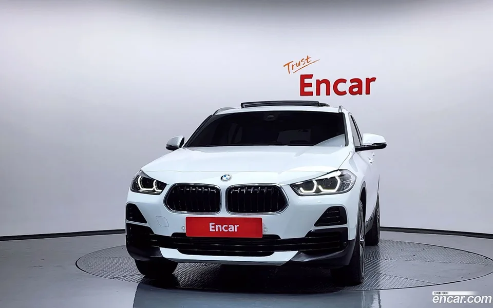 BMW X2 xDrive20i 2022 — миниатюра 3