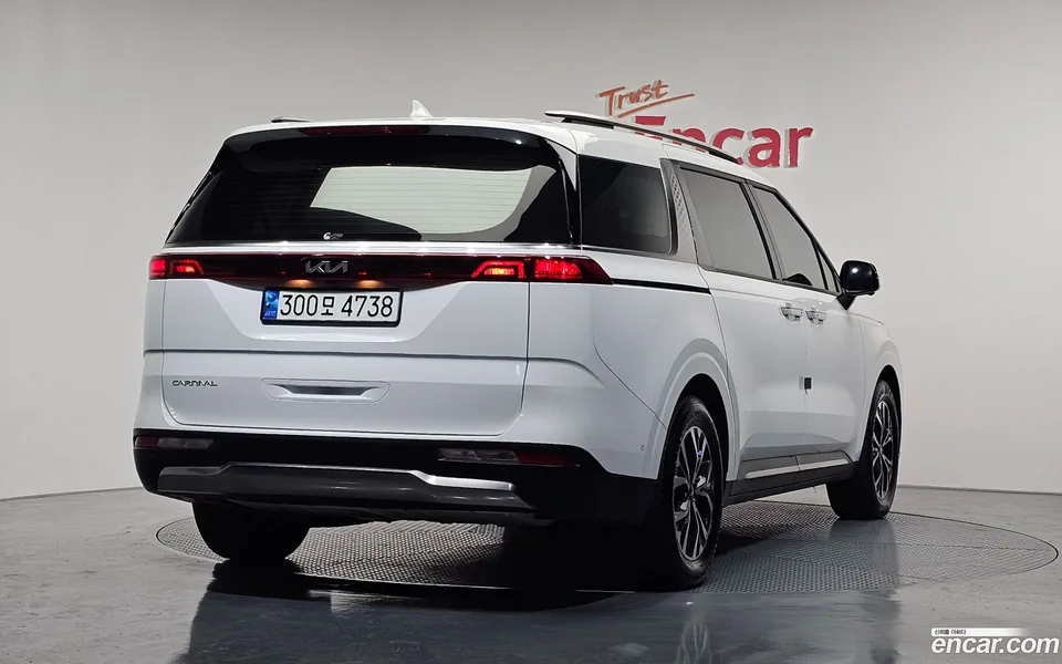 Kia Carnival 9 2023 — миниатюра 2