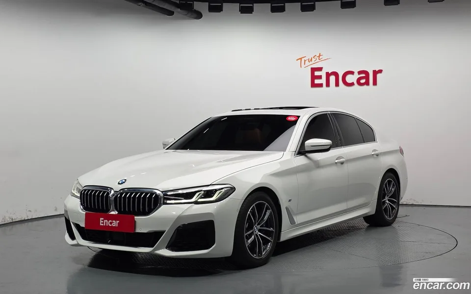 BMW 5 Series 520i M 2022 — фото 1, купить с доставкой в Москву
