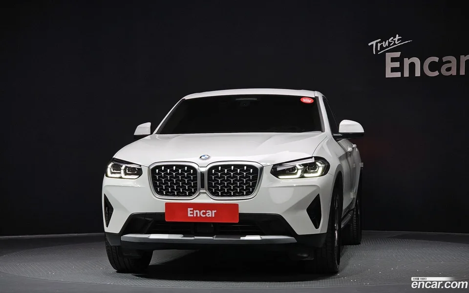 BMW X4 xDrive20i xLine 2023 — миниатюра 3