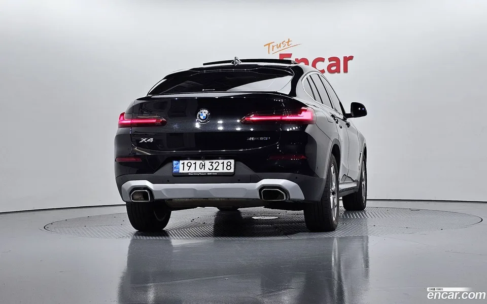 BMW X4 xDrive20i xLine 2022 — миниатюра 4