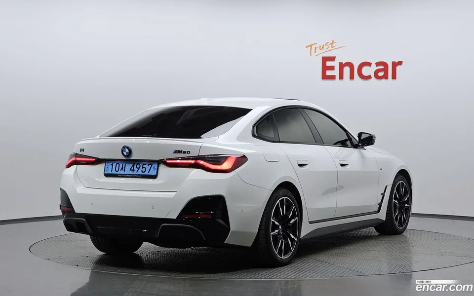 BMW i4 M50 2023 — миниатюра 2