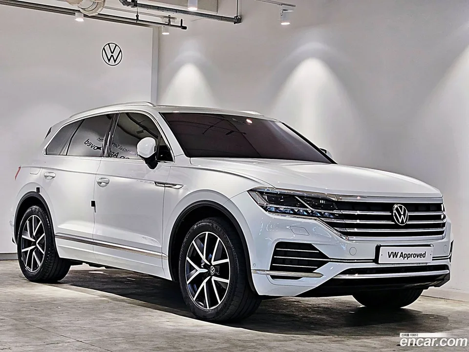 Volkswagen Touareg 3.0 TDI 2023 — фото 1, купить с доставкой в Москву