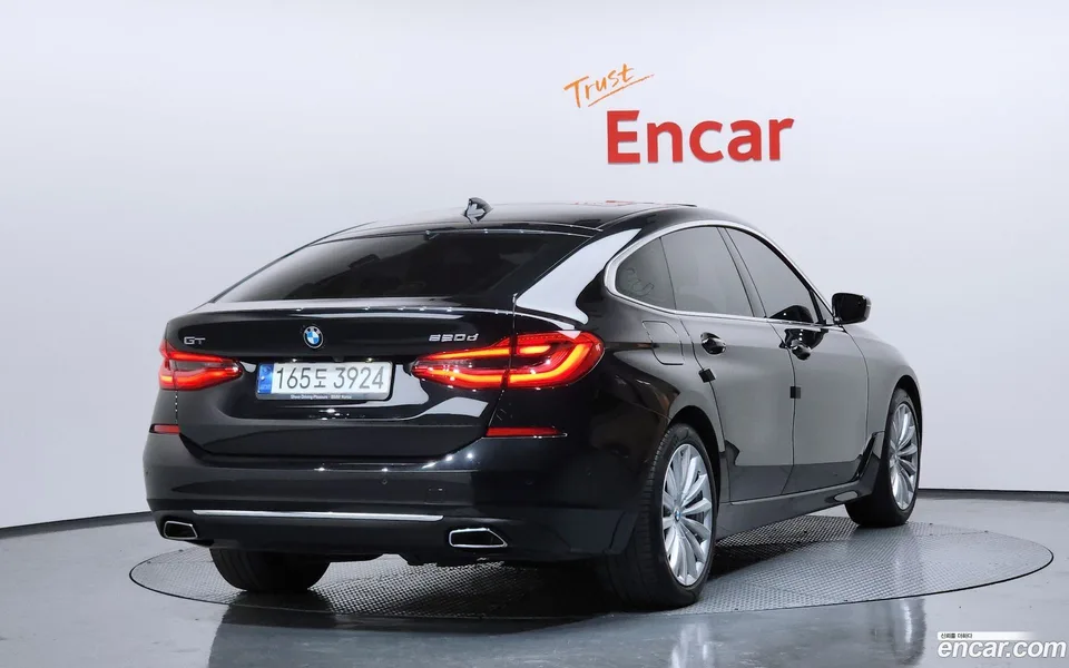 BMW 6 Series GT 620d 2023 — миниатюра 2