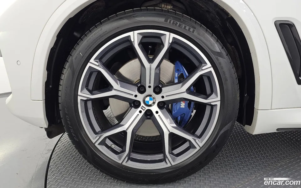 BMW X5 xDrive 40i M 2023 — миниатюра 5