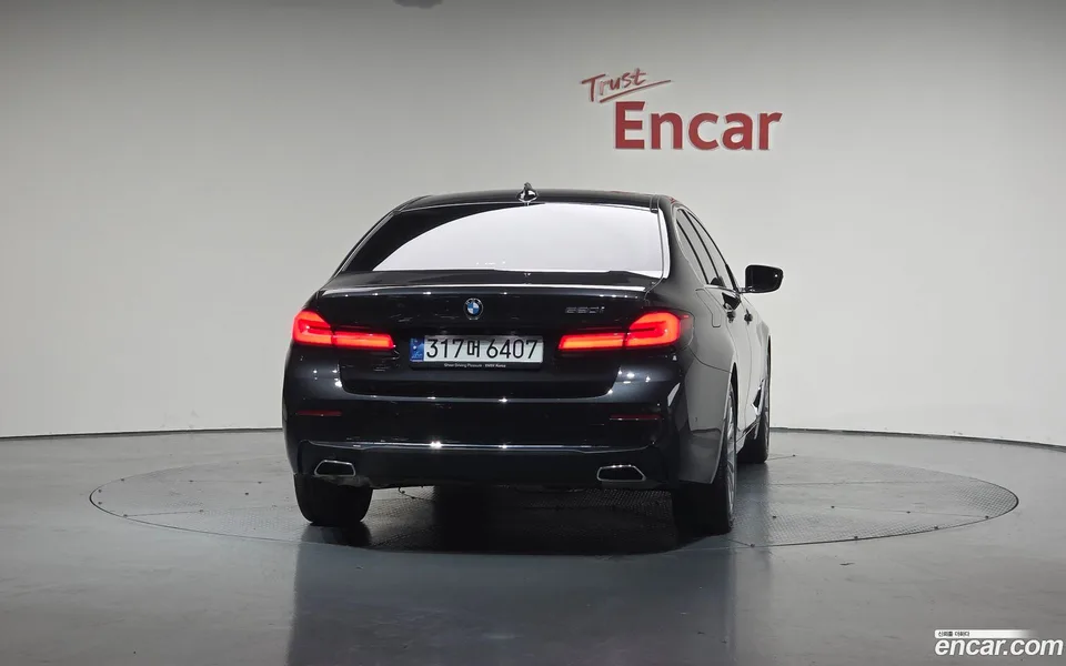 BMW 5 Series 520i 2022 — миниатюра 4