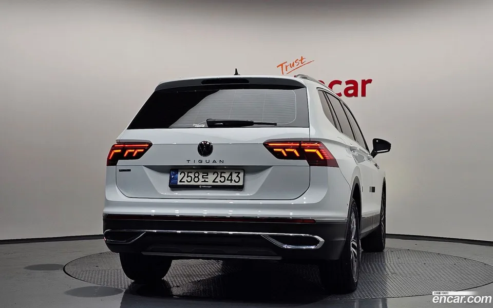 Volkswagen Tiguan Allspace 2.0 TSI 2024 — миниатюра 4