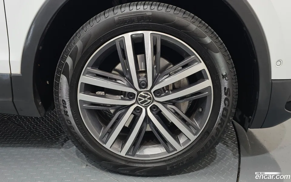 Volkswagen Tiguan Allspace 2.0 TSI 2024 — миниатюра 5