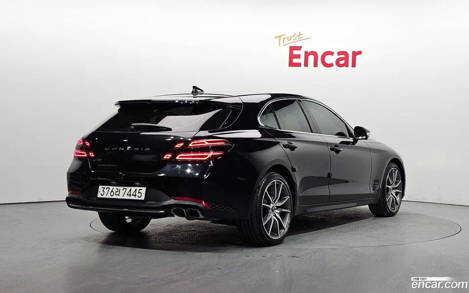 Genesis G70 Shooting Brake 2.0T 2WD 2022 — миниатюра 2