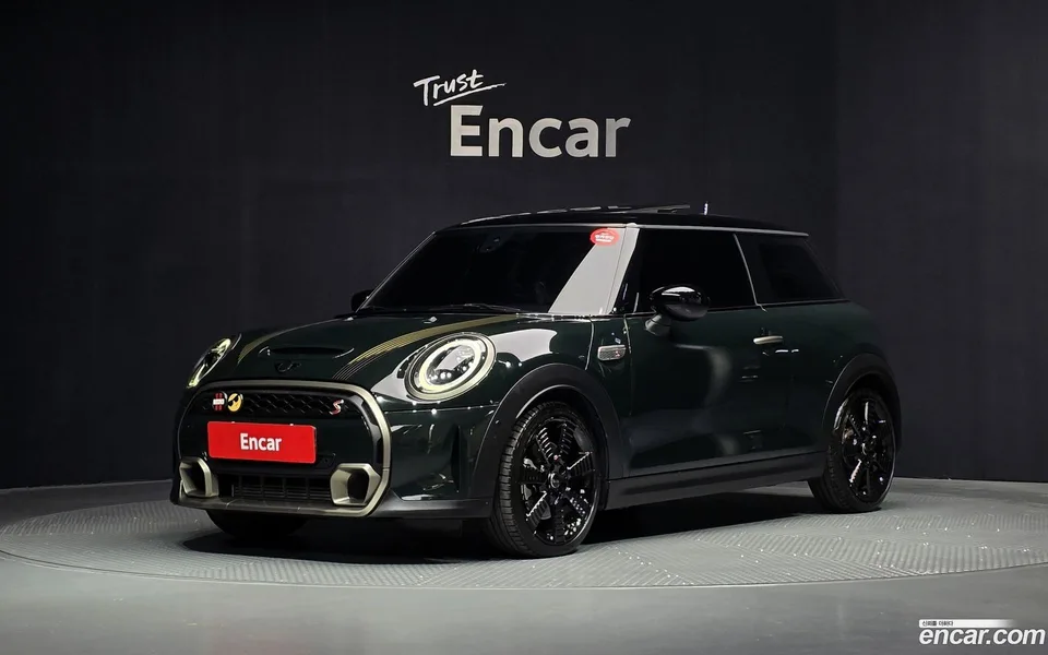 MINI Cooper S 2022 — фото 1, купить с доставкой в Москву