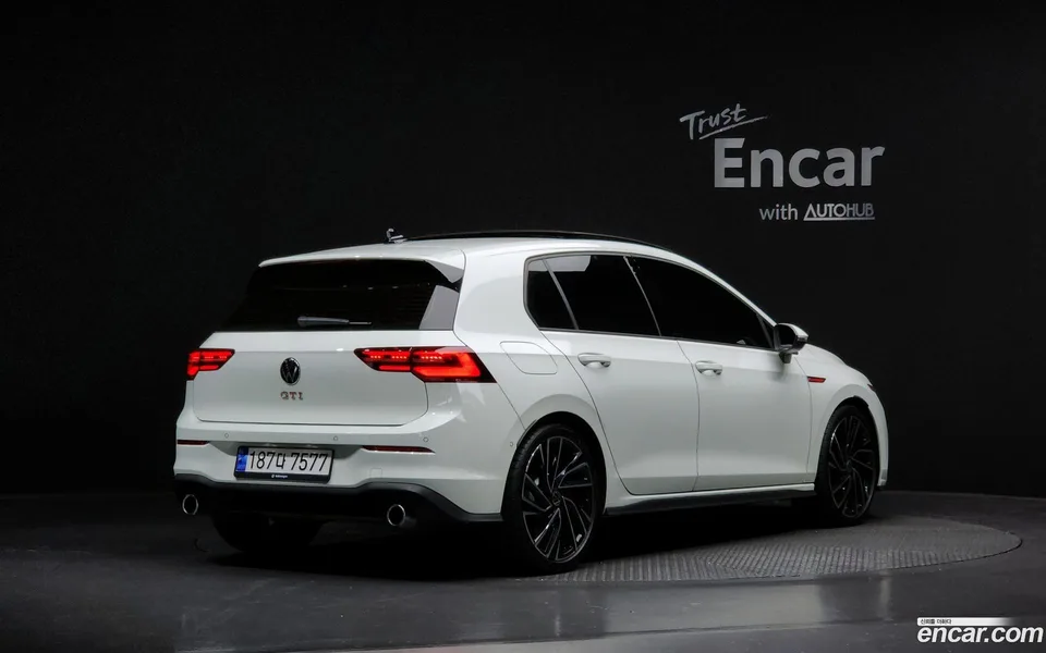 Volkswagen Golf 2.0 GTI 2023 — миниатюра 2