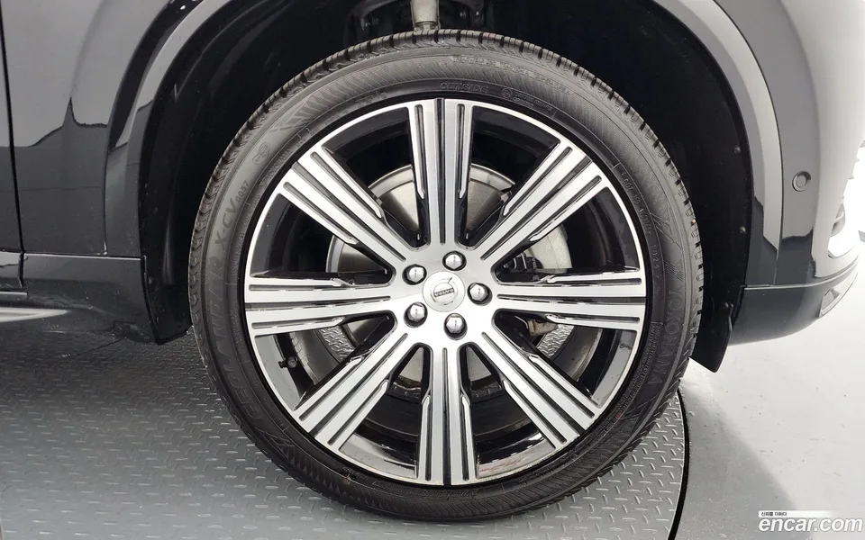 Volvo XC90 B6 2023 — миниатюра 5