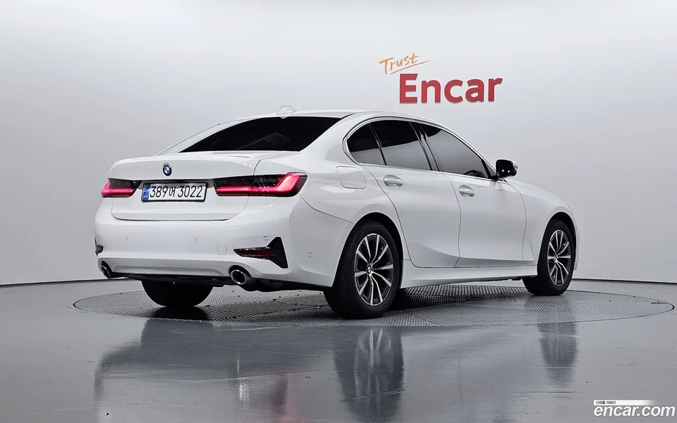 BMW 3 Series 320i 2022 — миниатюра 2