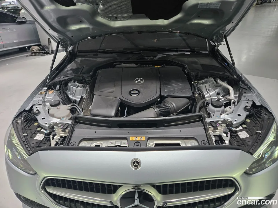 Mercedes-Benz C-Class C300 4MATIC 2023 — миниатюра 3
