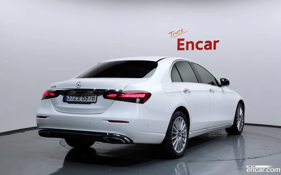 Mercedes-Benz E-Class E250 2022 — миниатюра 2