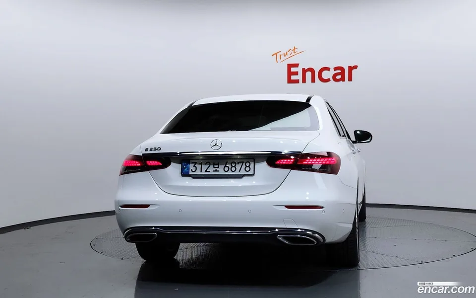 Mercedes-Benz E-Class E250 2022 — миниатюра 4
