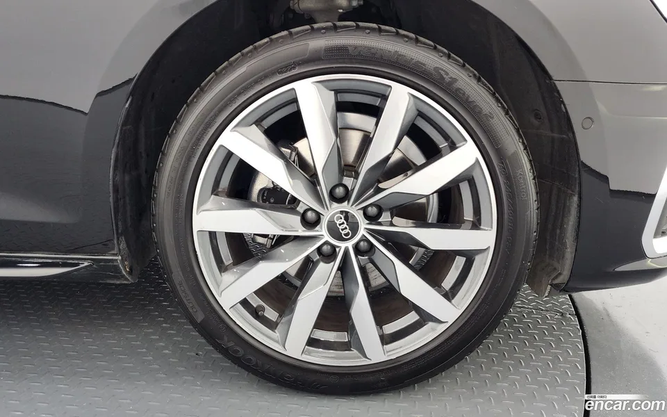 Audi A4 40 TFSI 2023 — миниатюра 5