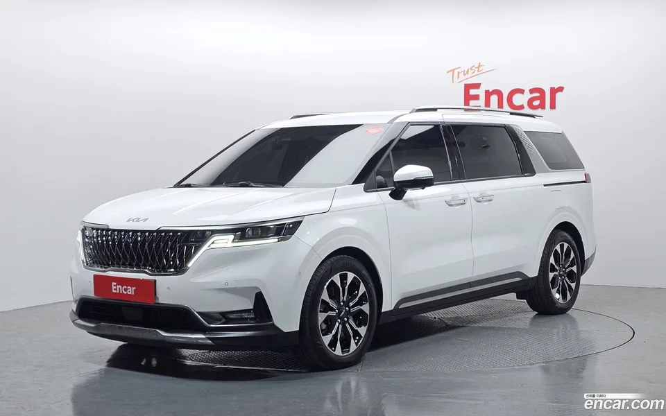 Kia Carnival 7 2022 — фото 1, купить с доставкой в Москву