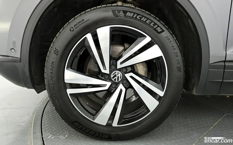 Volkswagen Touareg 3.0 TDI 2023 — миниатюра 5