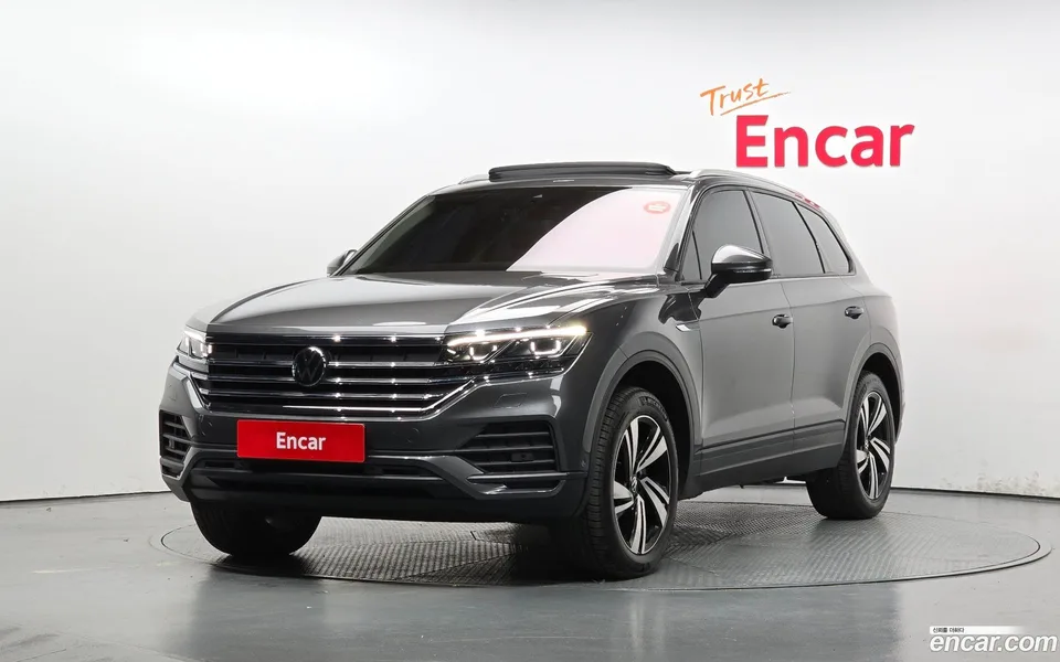 Volkswagen Touareg 3.0 TDI 2023 — фото 1, купить с доставкой в Москву