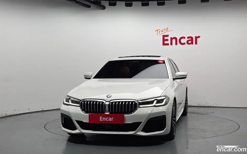 BMW 5 Series 520i M 2022 — миниатюра 3