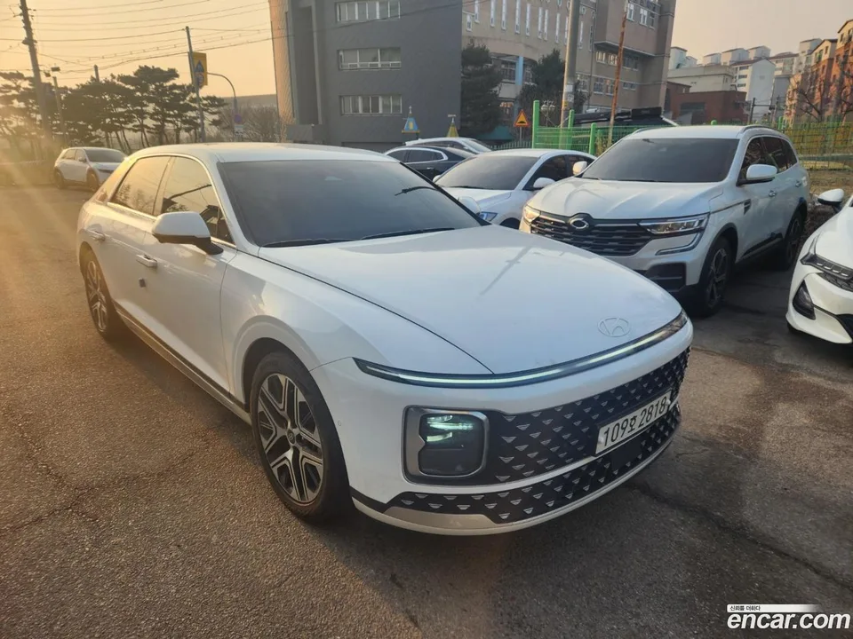 Hyundai Grandeur 2.5 2WD 2023 — миниатюра 2