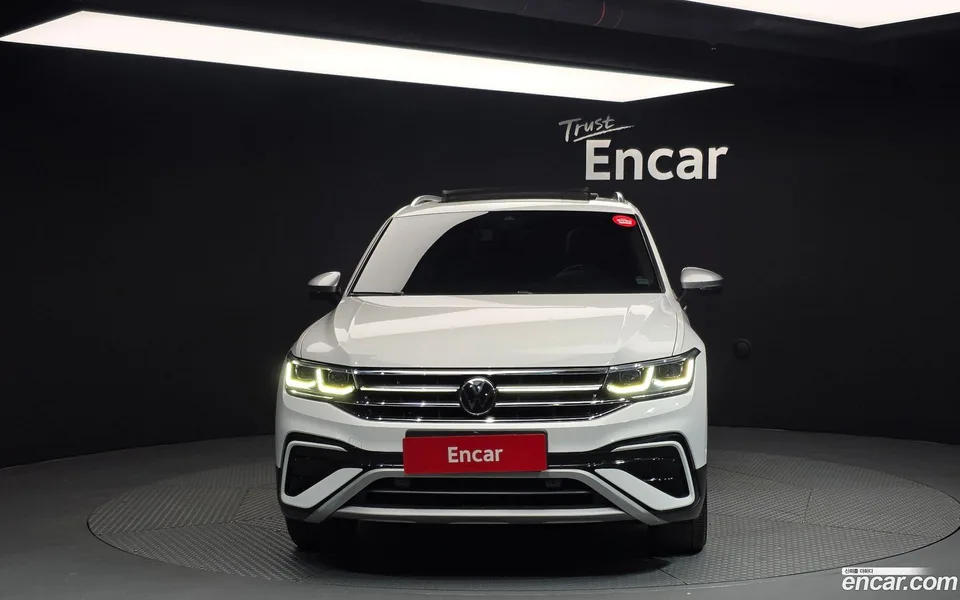 Volkswagen Tiguan Allspace 2.0 TSI 2023 — миниатюра 3