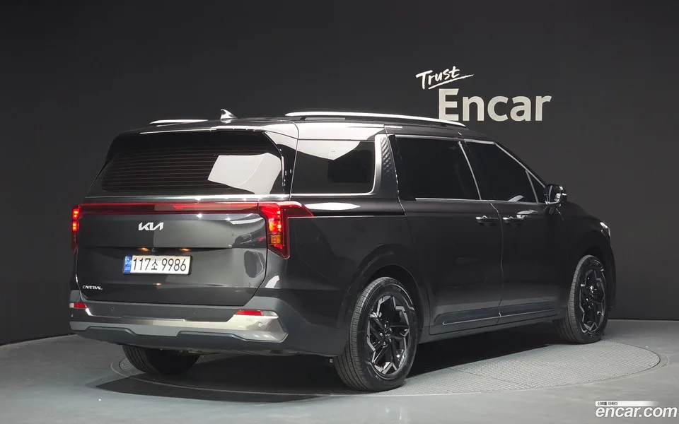Kia Carnival 9 2023 — миниатюра 2
