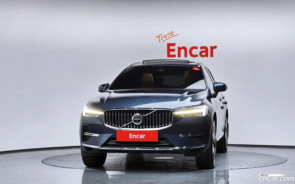 Volvo XC60 T8 2024 — миниатюра 3