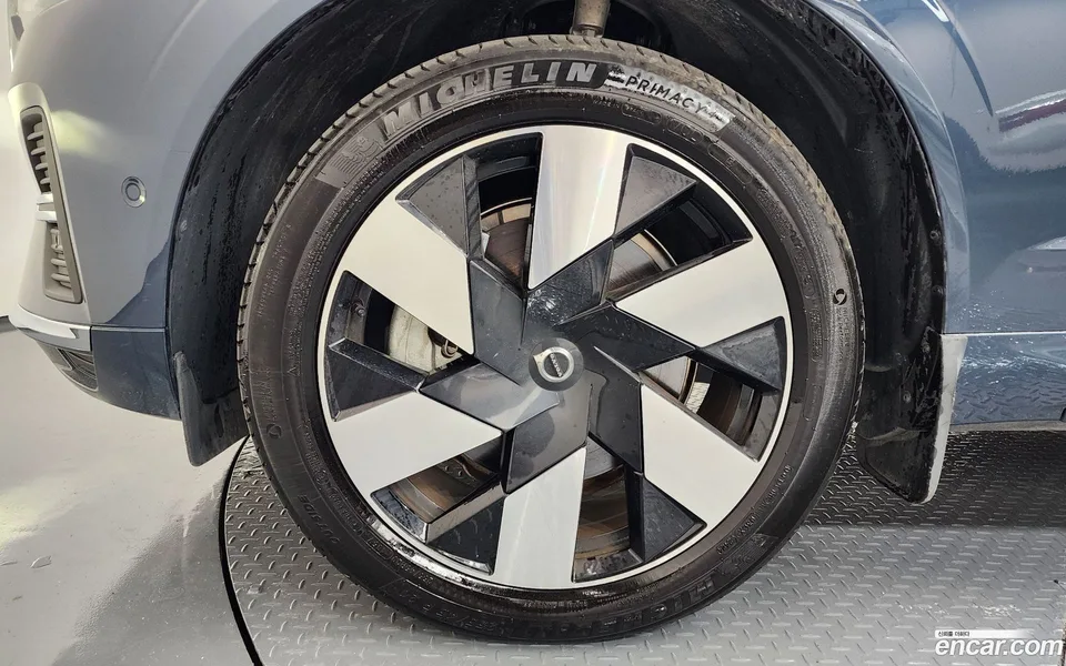 Volvo XC60 T8 2024 — миниатюра 5