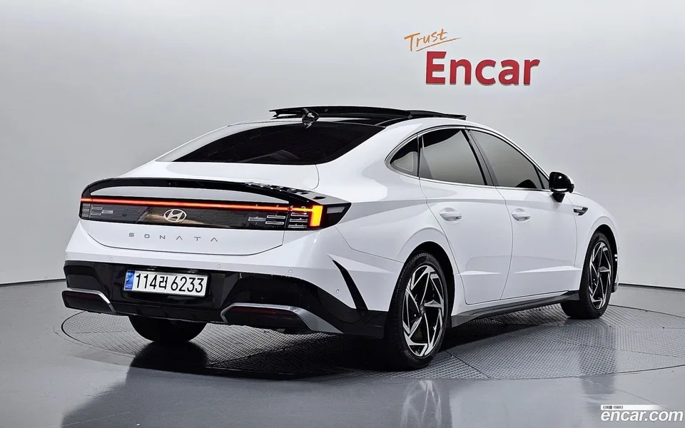 Hyundai Sonata The Edge Hybrid 2023 — миниатюра 2