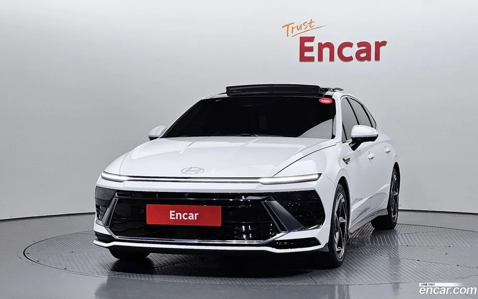 Hyundai Sonata The Edge Hybrid 2023 — миниатюра 3