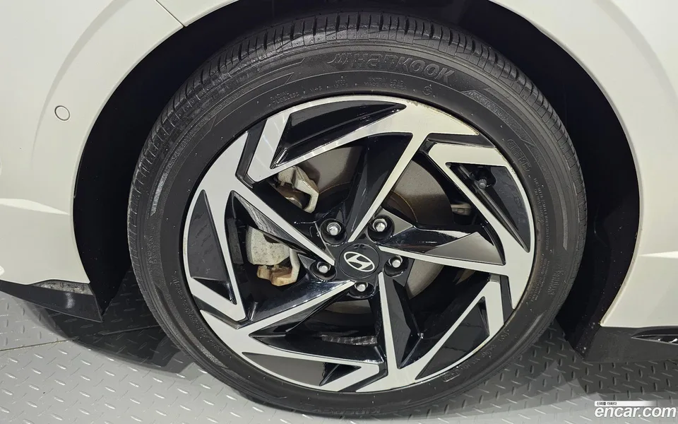 Hyundai Sonata The Edge Hybrid 2023 — миниатюра 5