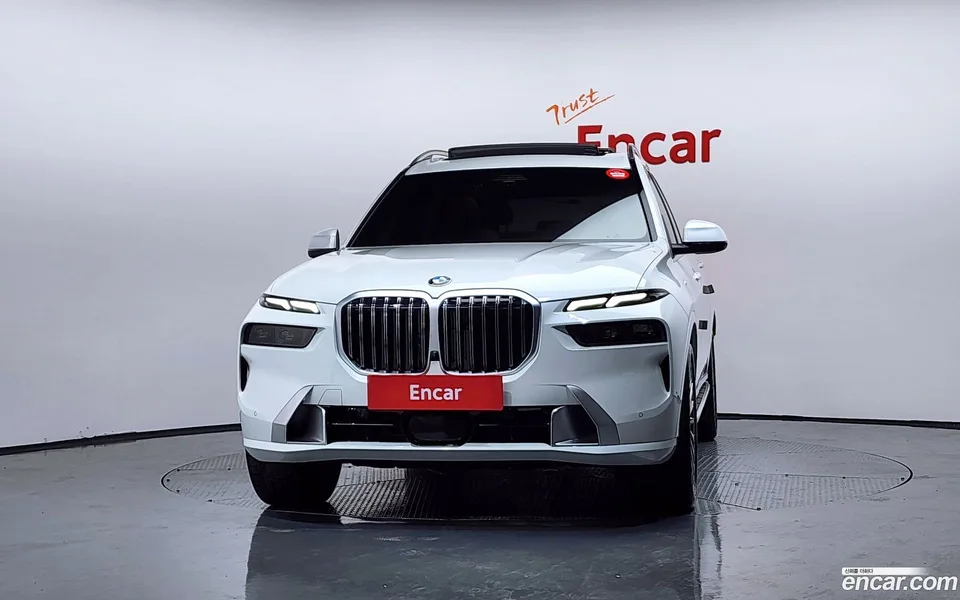 BMW X7 xDrive 40i 7 2024 — миниатюра 3