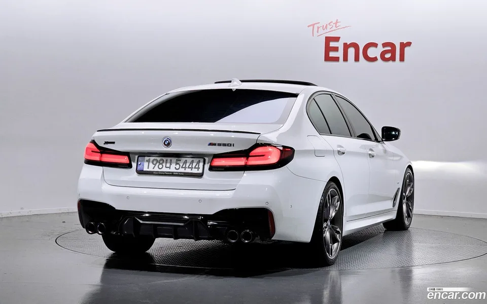 BMW 5 Series 530i M 2023 — миниатюра 2