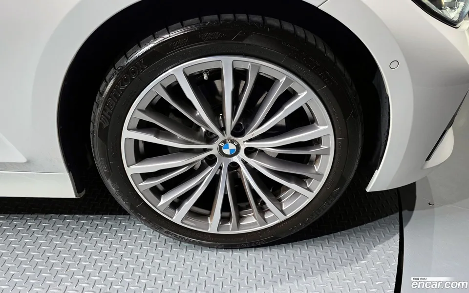 BMW 3 Series 320i 2022 — миниатюра 5