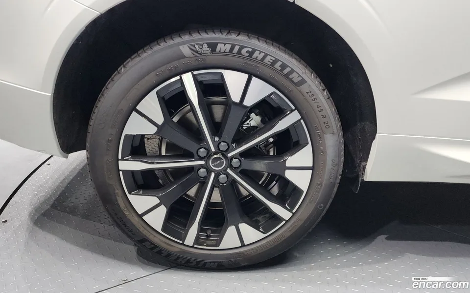 Volvo XC60 B5 2025 — миниатюра 5