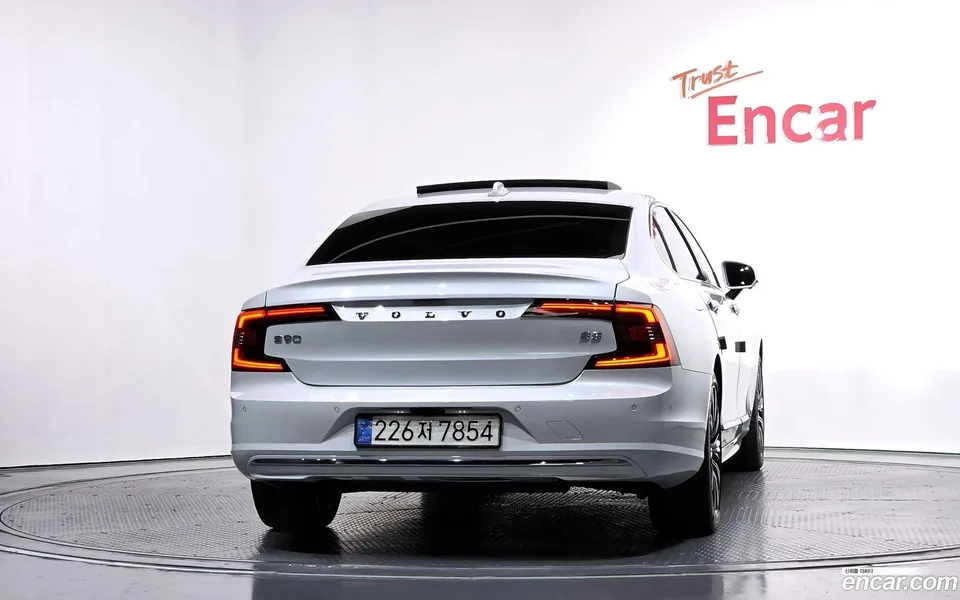 Volvo S90 B5 2022 — миниатюра 4
