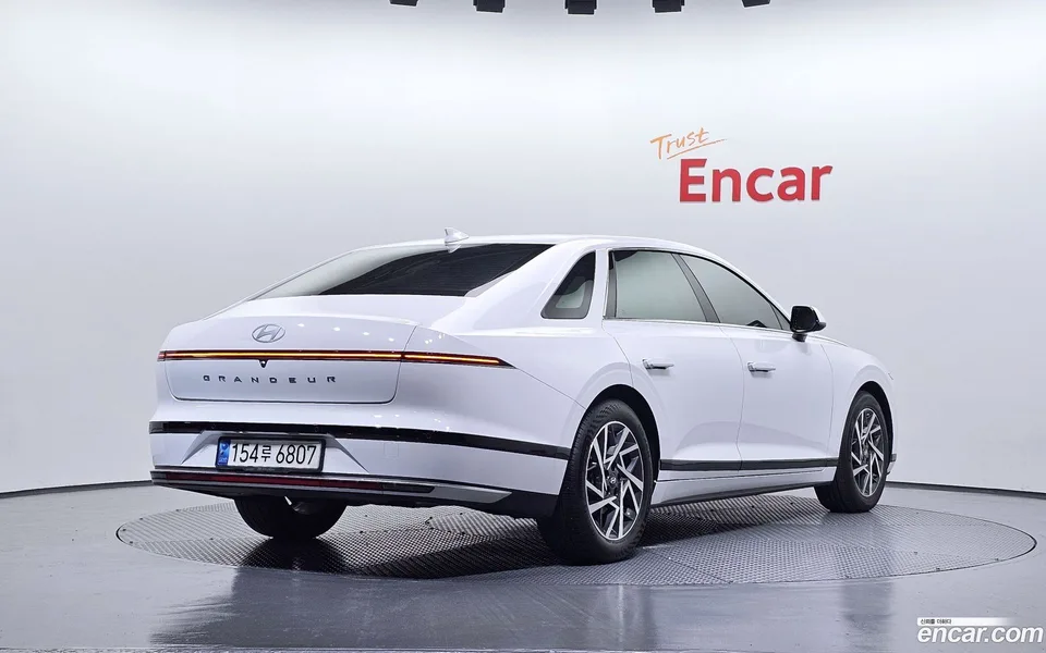 Hyundai Grandeur 2.5 2WD 2023 — миниатюра 2